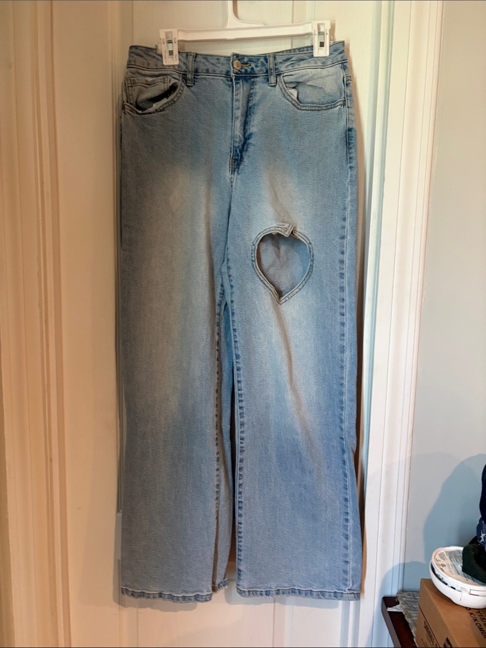 Light Wash Heart-Rip Women's Jeans